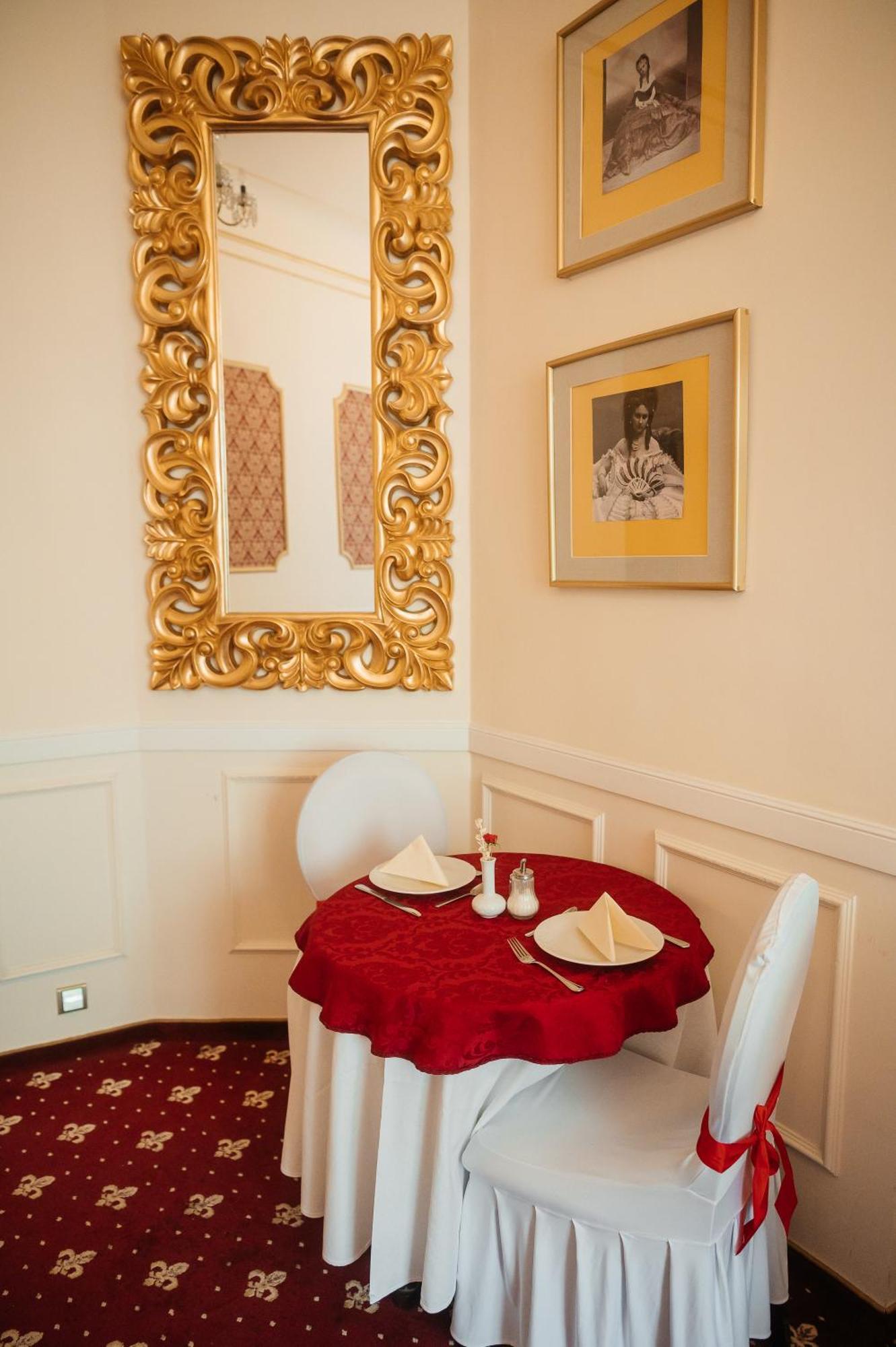 Alisa Hotel Карлові Вари Екстер'єр фото